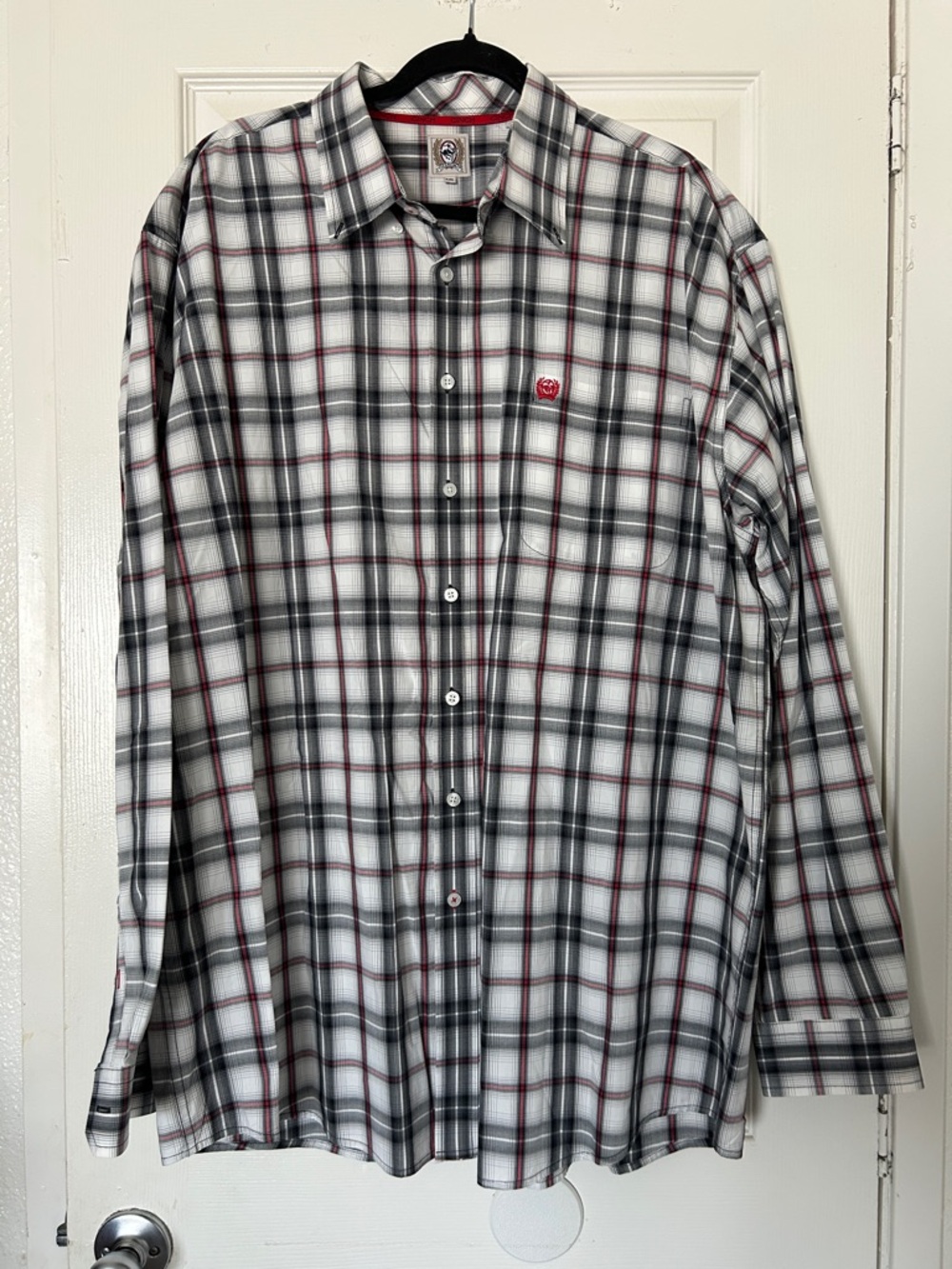 Cinch men’s long sleeve button up shirt
XXL
